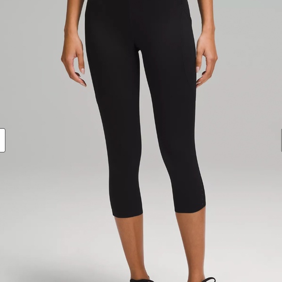 Lulu Fast + Free 19" Crop. Size 6. NEW - Picture 2 of 3